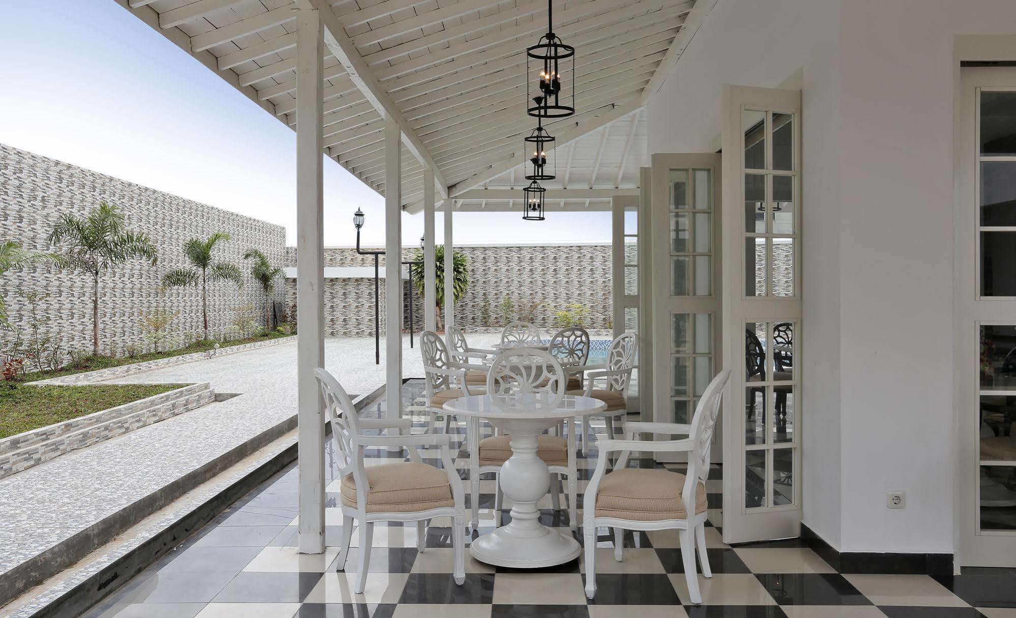 Menumbing Heritage Hotel Pangkal Pinang Eksteriør billede