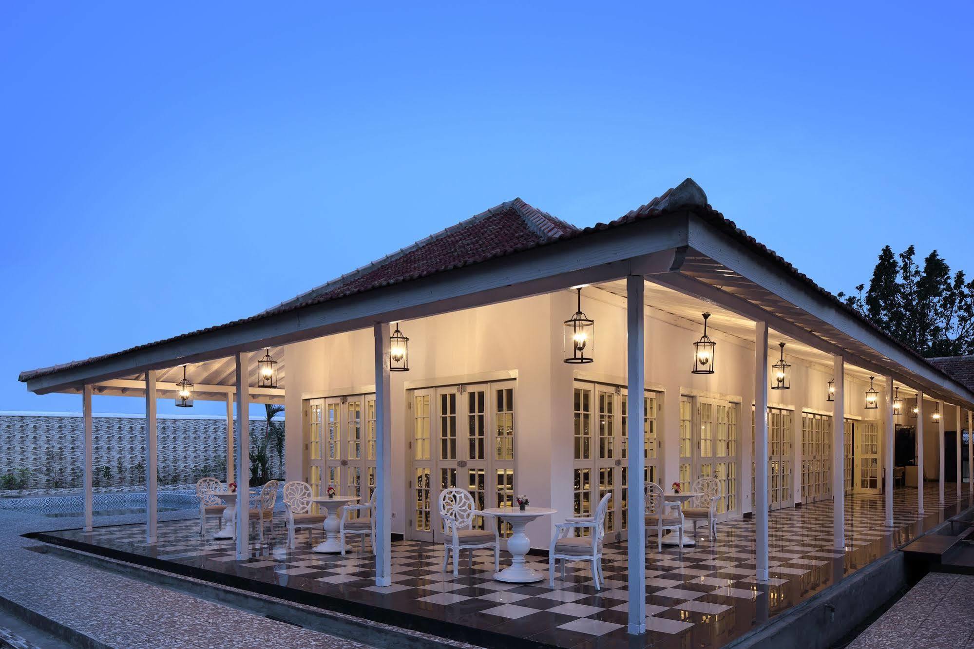 Menumbing Heritage Hotel Pangkal Pinang Eksteriør billede